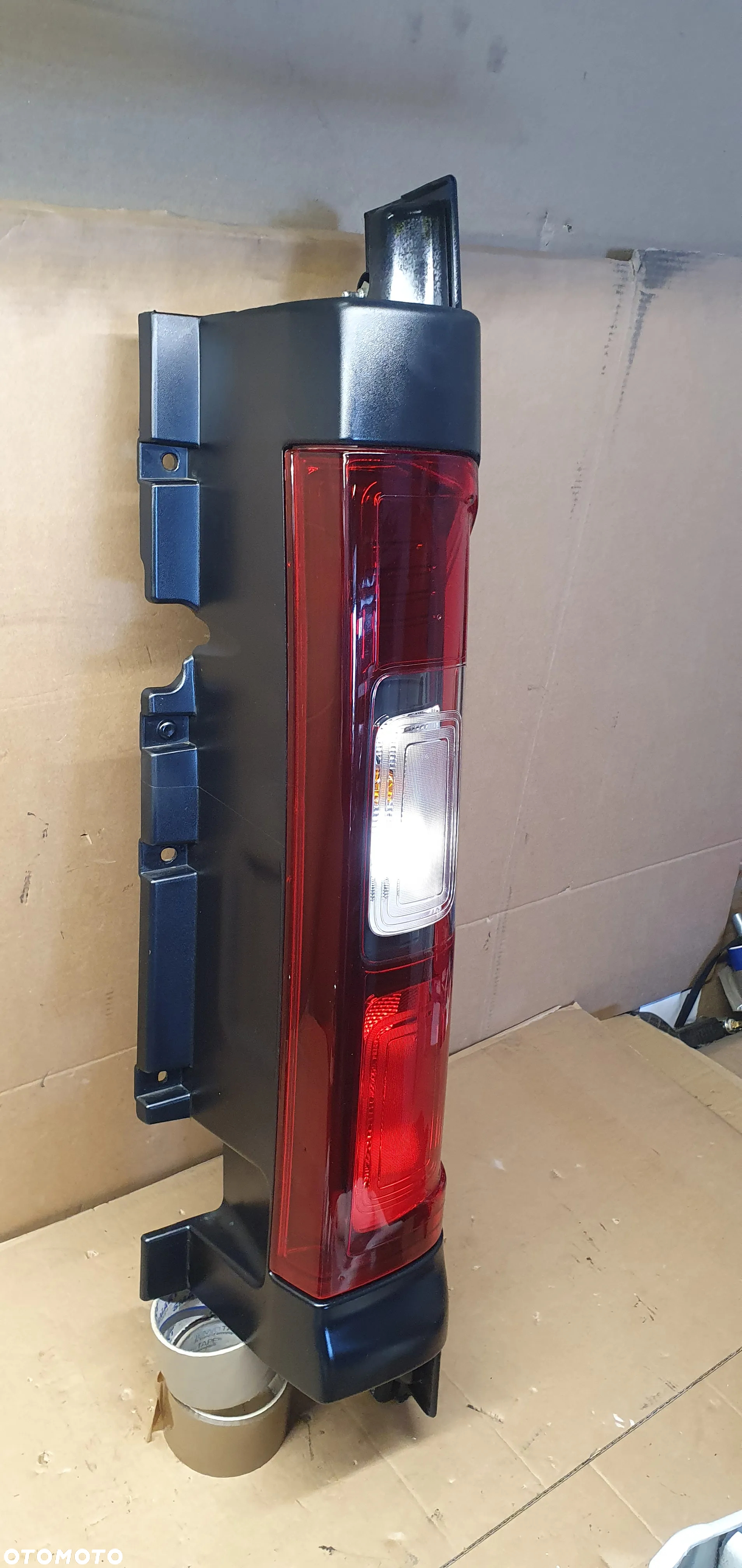 Lampa prawy tył tylna prawa Renault Trafic III Vivaro B - 4