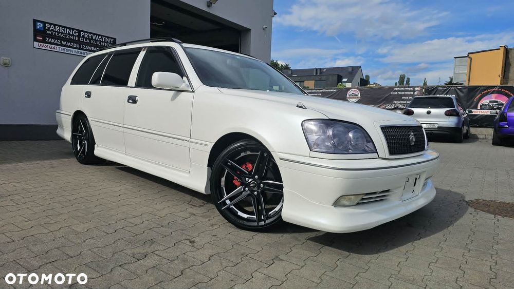 Toyota Crown - 3
