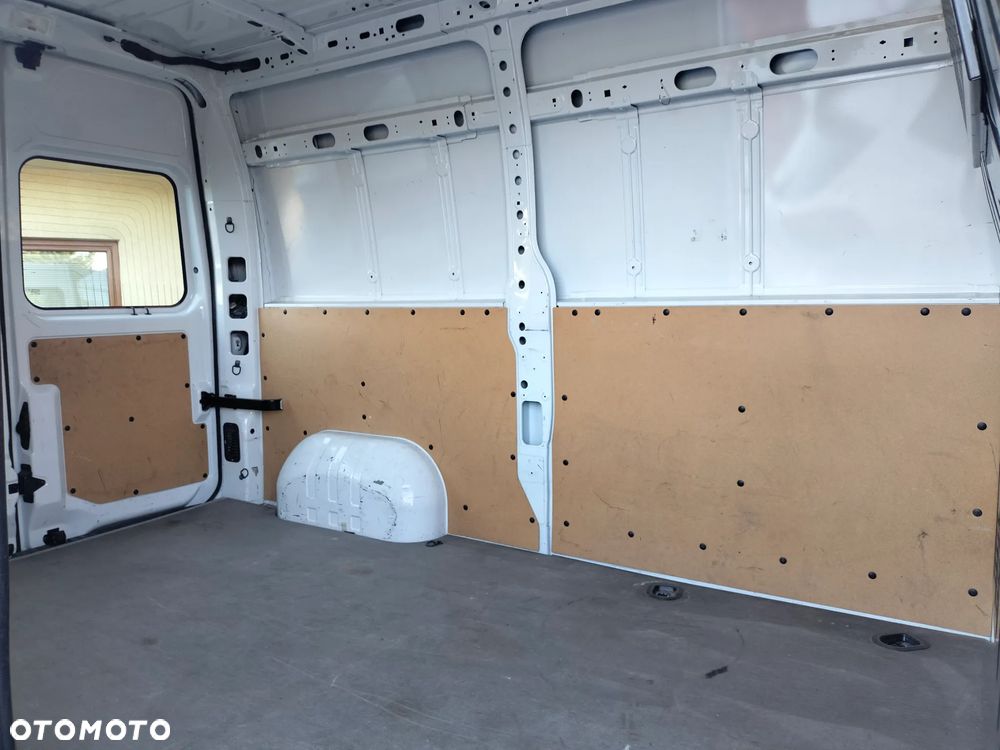 Nissan NV400 - 34