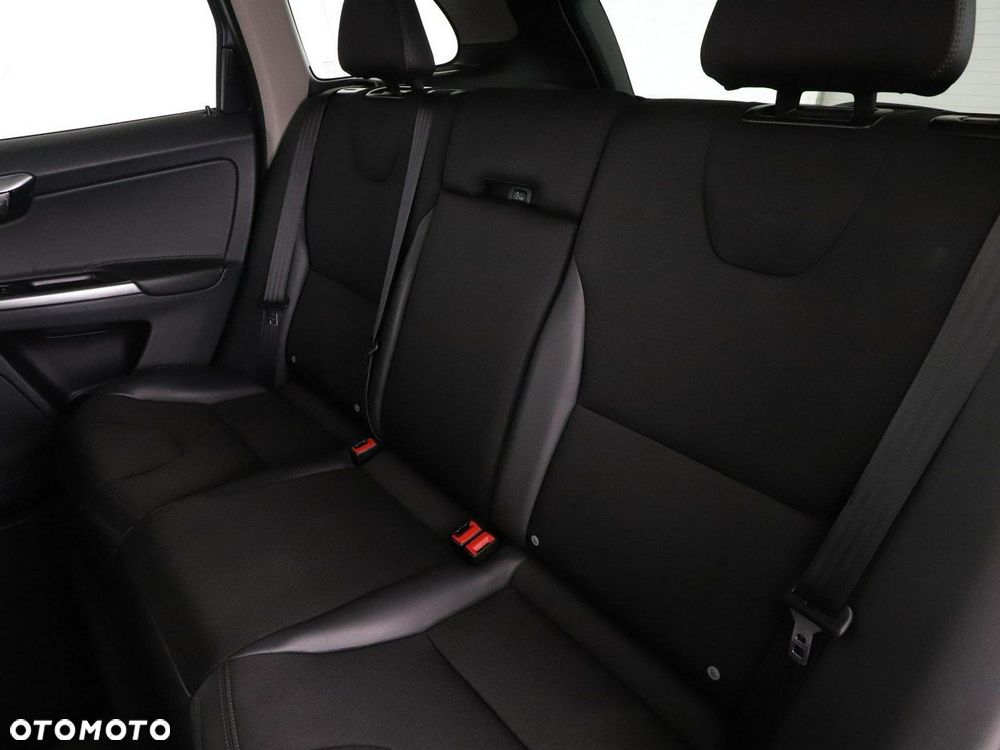 Volvo XC 60 D3 Geartronic Momentum - 17