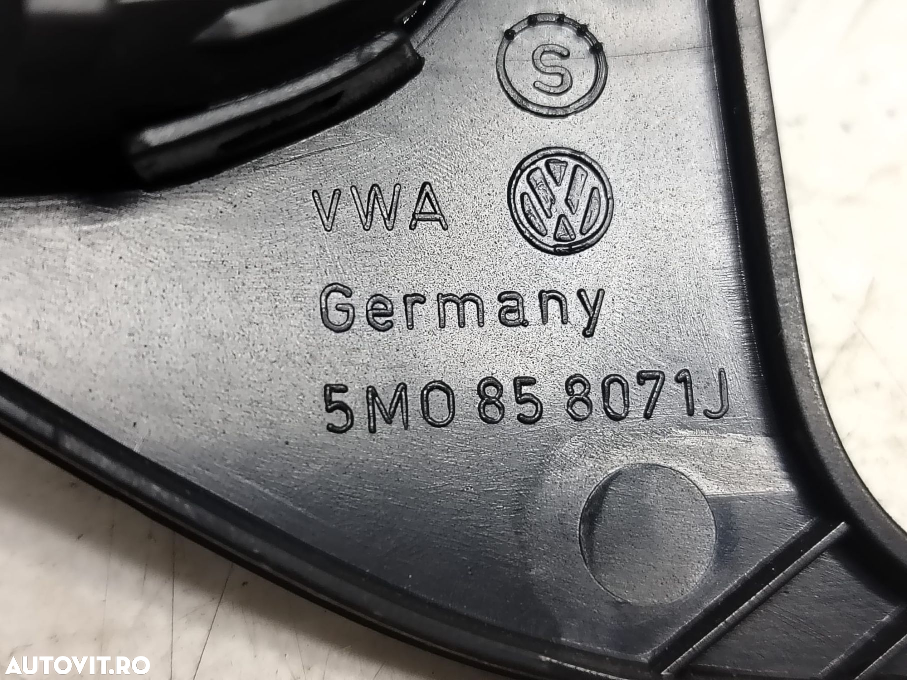 Grila centrala bord 5m0858071j Volkswagen VW Golf Plus 1 [2004 - 2009 - 3