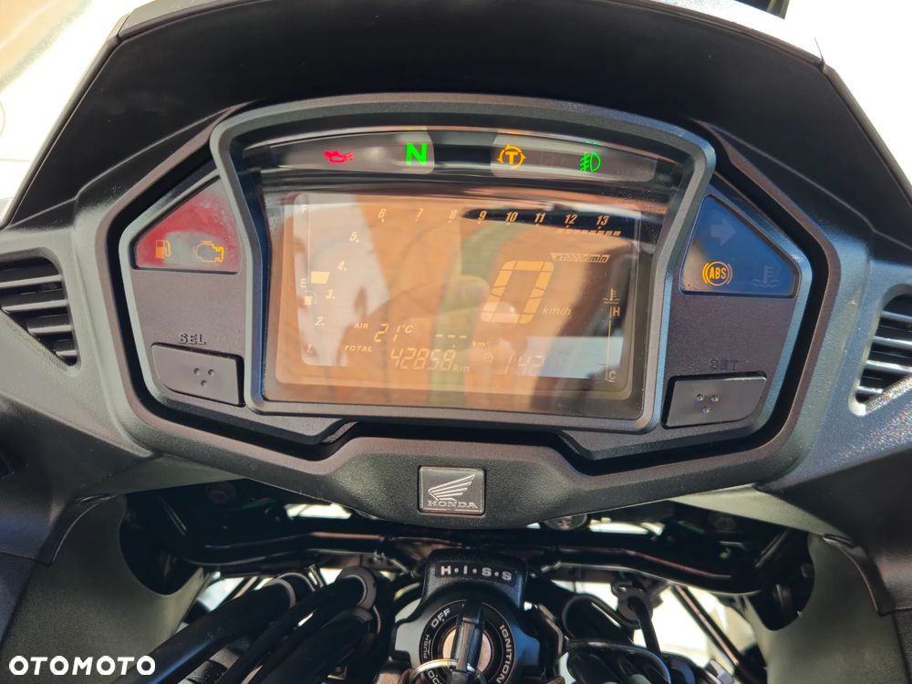 Honda VFR - 19