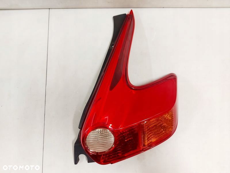 NISSAN JUKE F15 LAMPA PRAWY TYŁ PRAWA TYLNA - 3