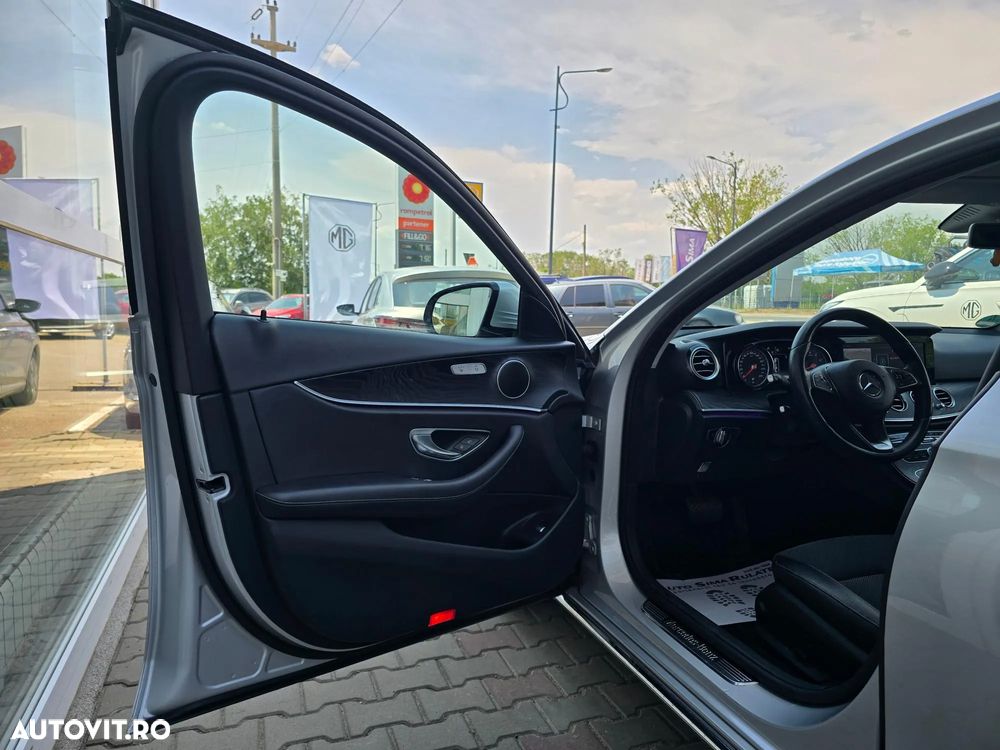 Mercedes-Benz E 200 4MATIC 9G-TRONIC - 9