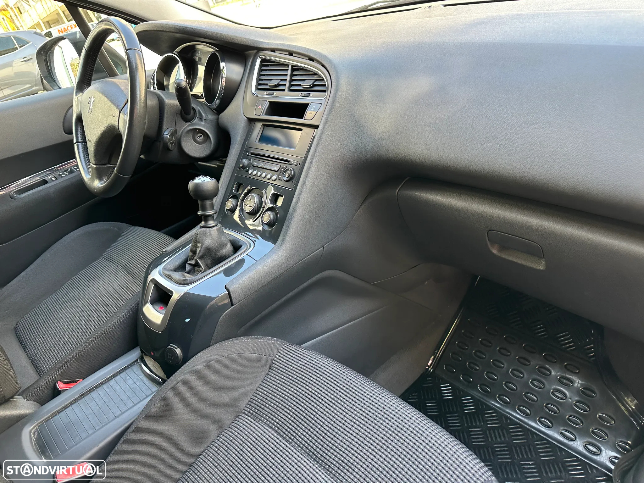 Peugeot 5008 1.6 HDi Executive - 24