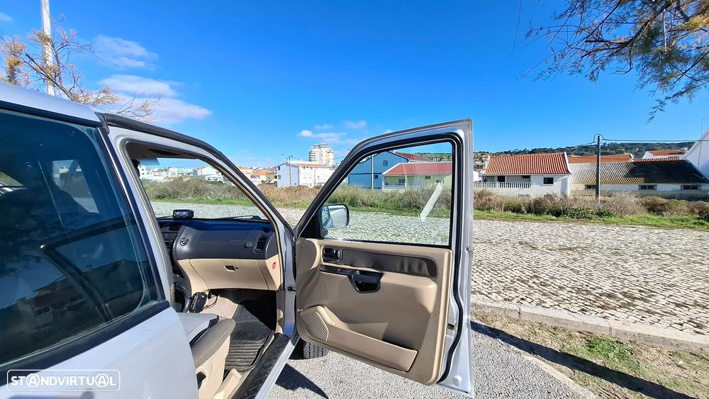 Nissan Terrano II 2.7 TDi Comfort AC - 17