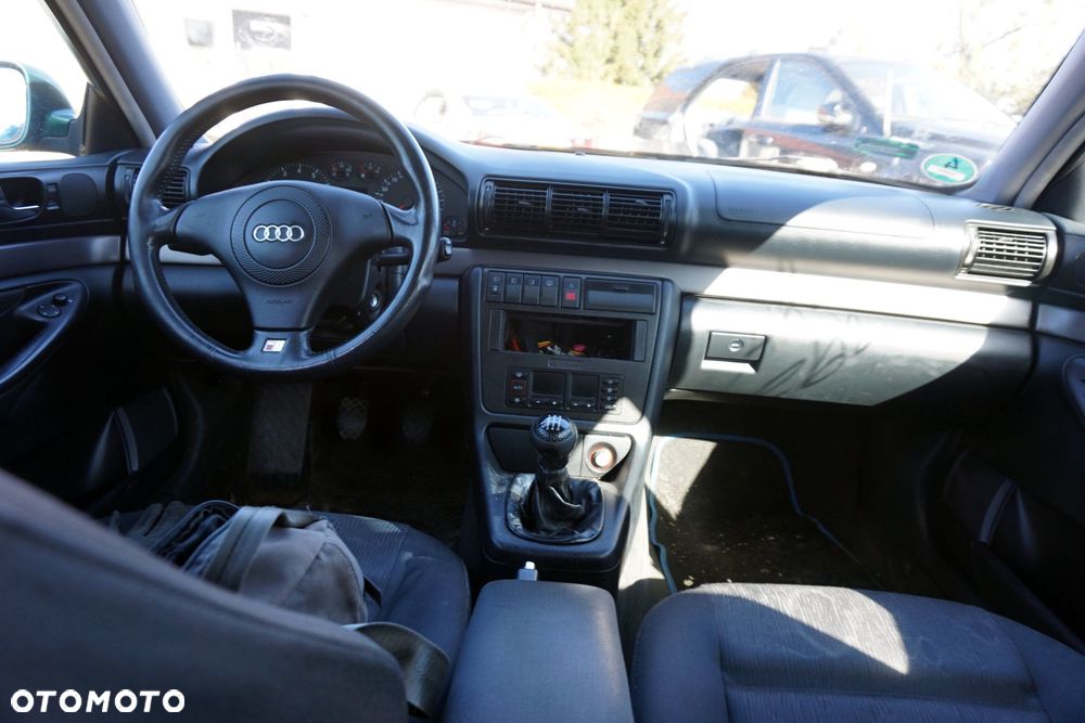 AUDI A4 B5 KOMBI 1998 LZ6L 1.8 20V ADR 125KM DDU ZIELONY na części - 9