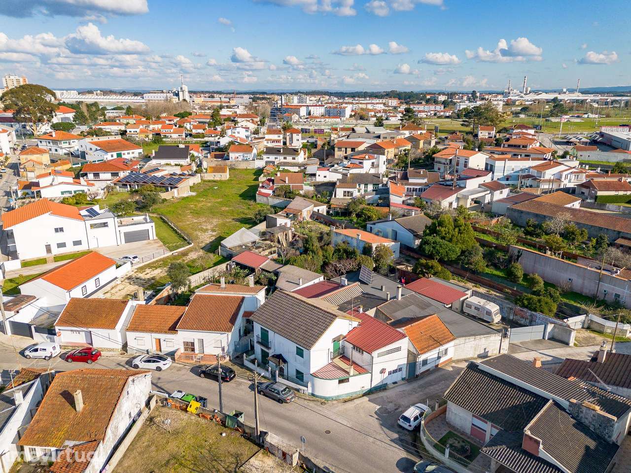 Moradia T4 Espaçosa e Versátil perto do Centro da Marinha Grande - Grande imagem: 2/45