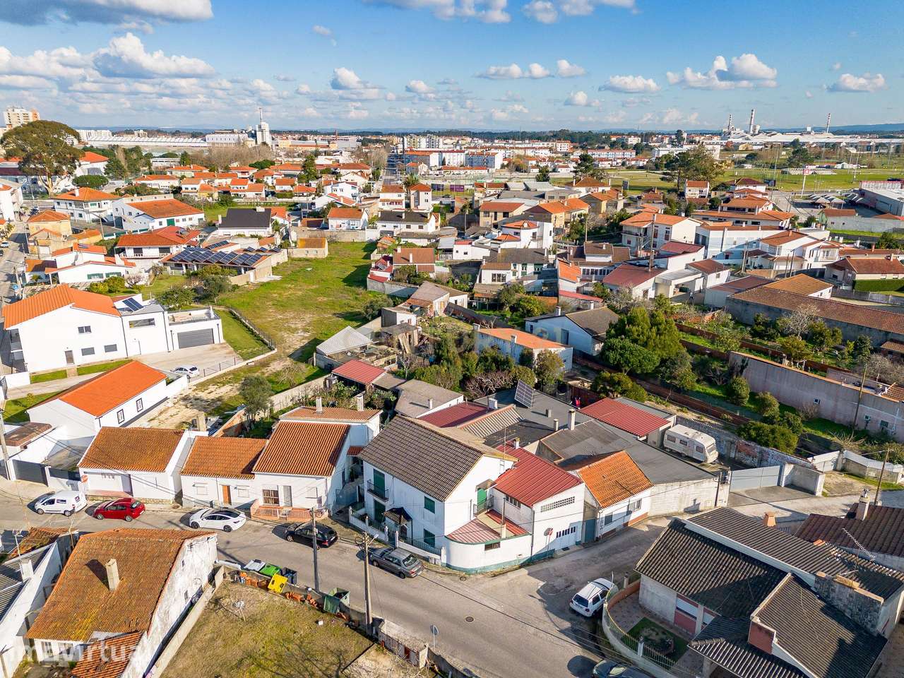 Moradia T4 Espaçosa e Versátil perto do Centro da Marinha Grande - Grande imagem: 2/45