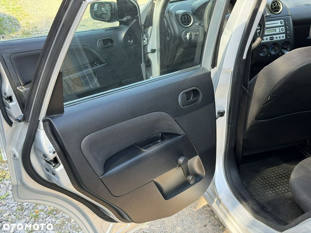 Ford Fiesta - 11
