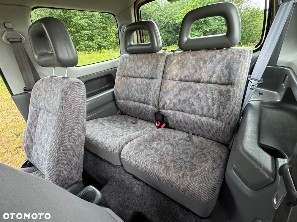 Suzuki Jimny 1.3 JLX - 12