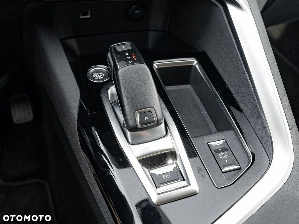 Peugeot 3008 1.2 PureTech Allure Pack S&S EAT8 - 19