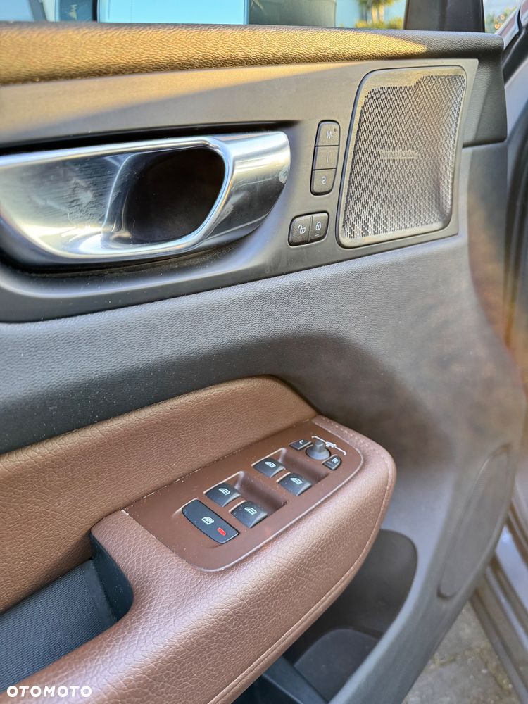 Volvo XC 60 B5 B AWD Inscription - 9