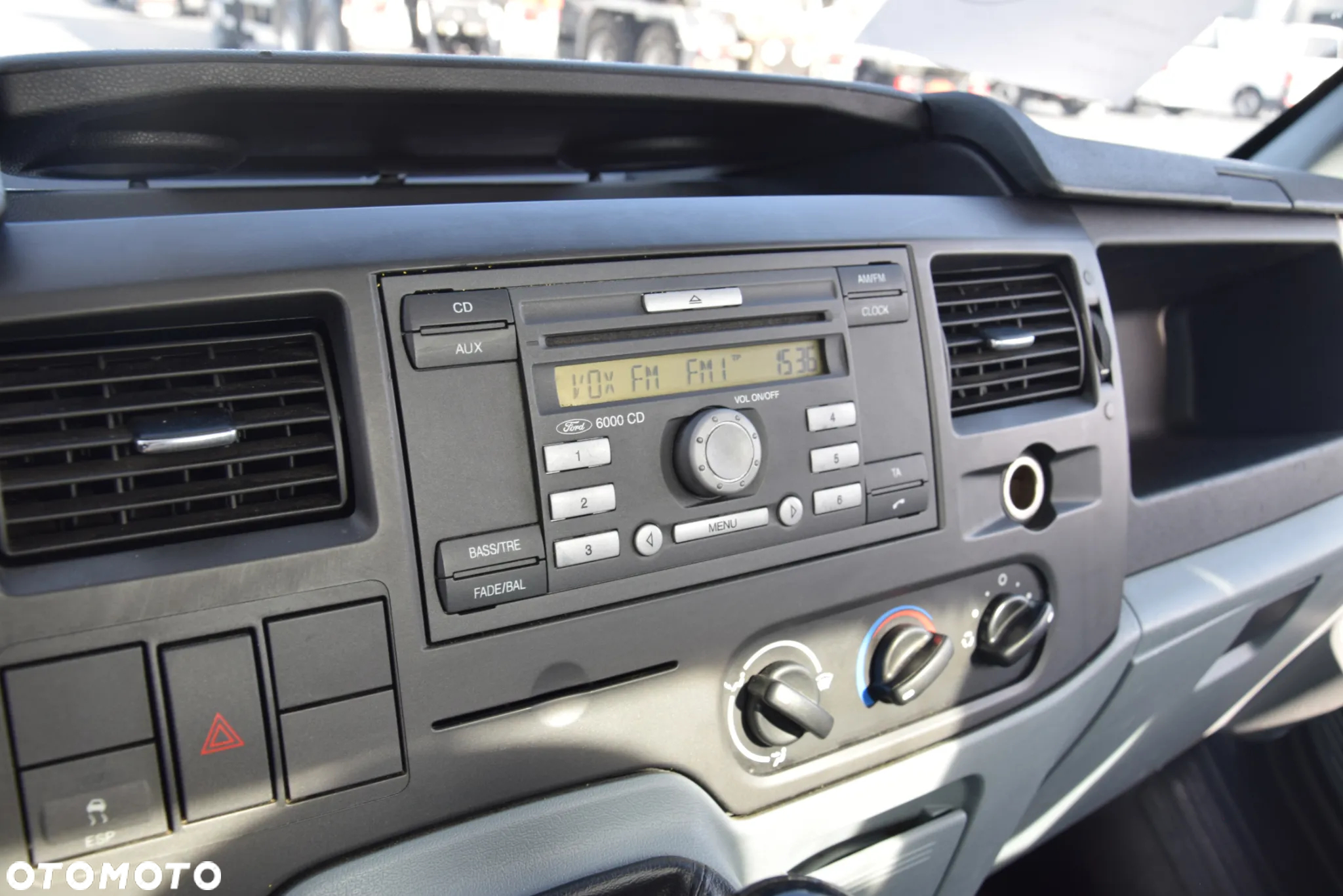 Ford TRANSIT / 2.2 - 115 KM / LAWETA / POMOC DROGOWA / NAJAZDY / 3 OSOBY / SPROWADZONY - 26