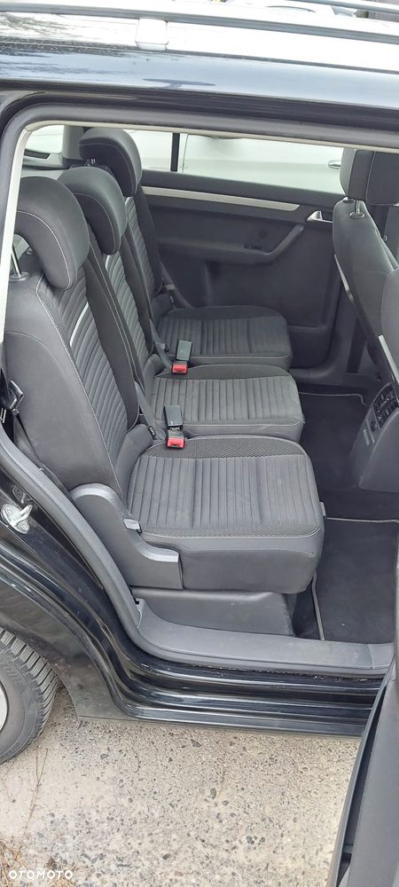 Volkswagen Touran 1.6 TDI DPF BlueMot Comfortline - 12