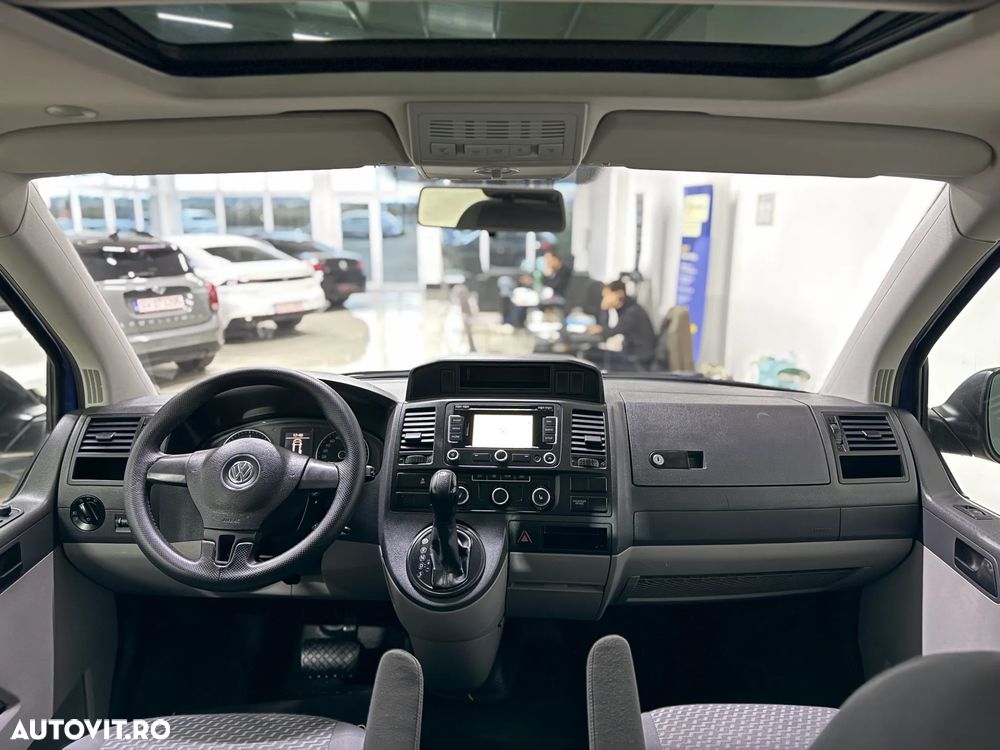 Volkswagen Caravelle - 8