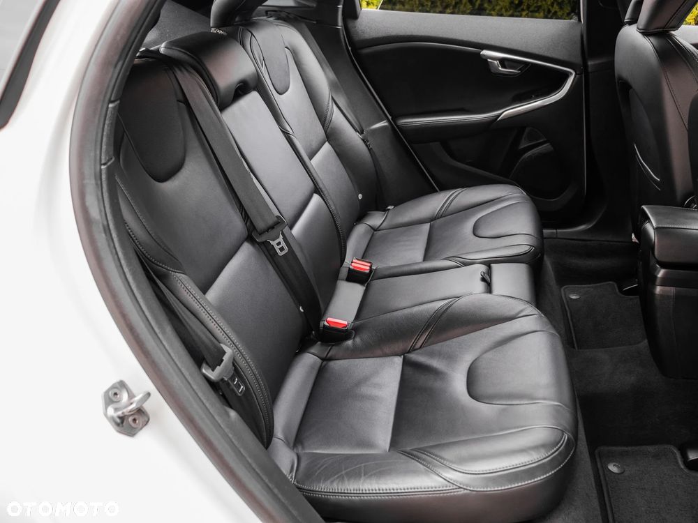 Volvo V40 T2 Inscription - 16