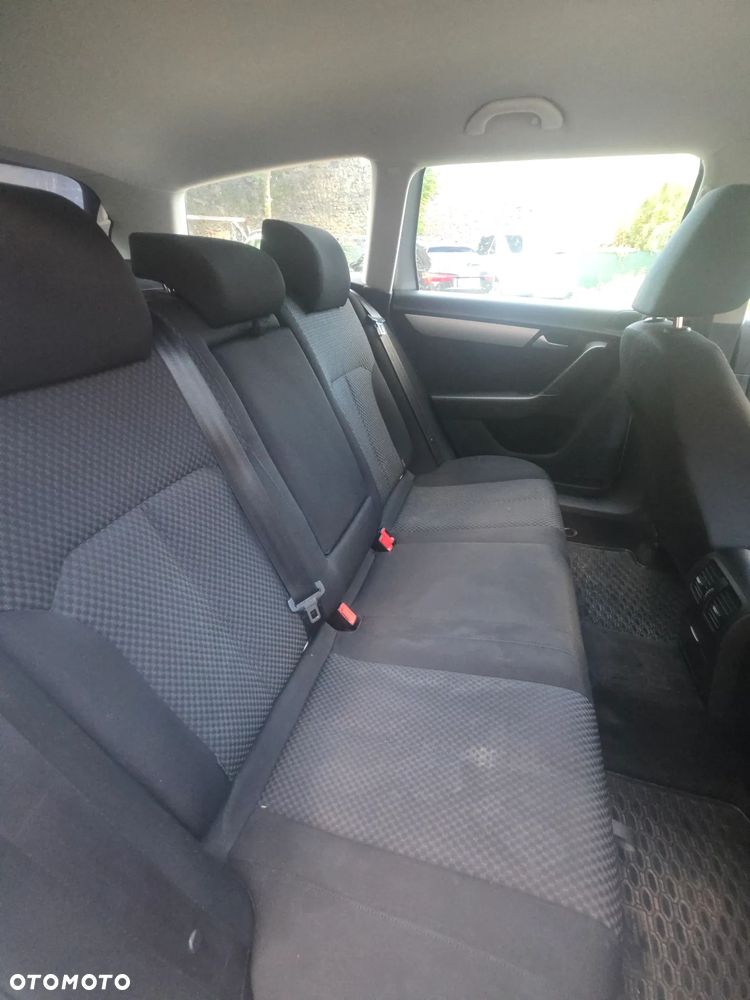 Volkswagen Passat 2.0 TDI DPF BlueMotion Technology Comfortline - 9