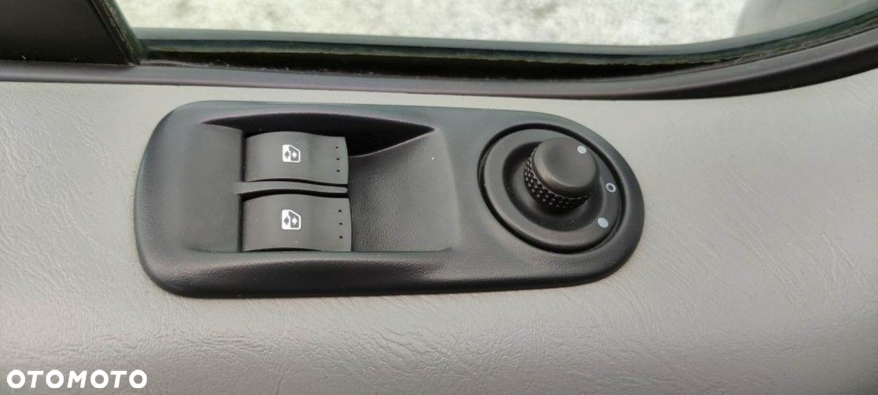 Opel Vivaro - 17