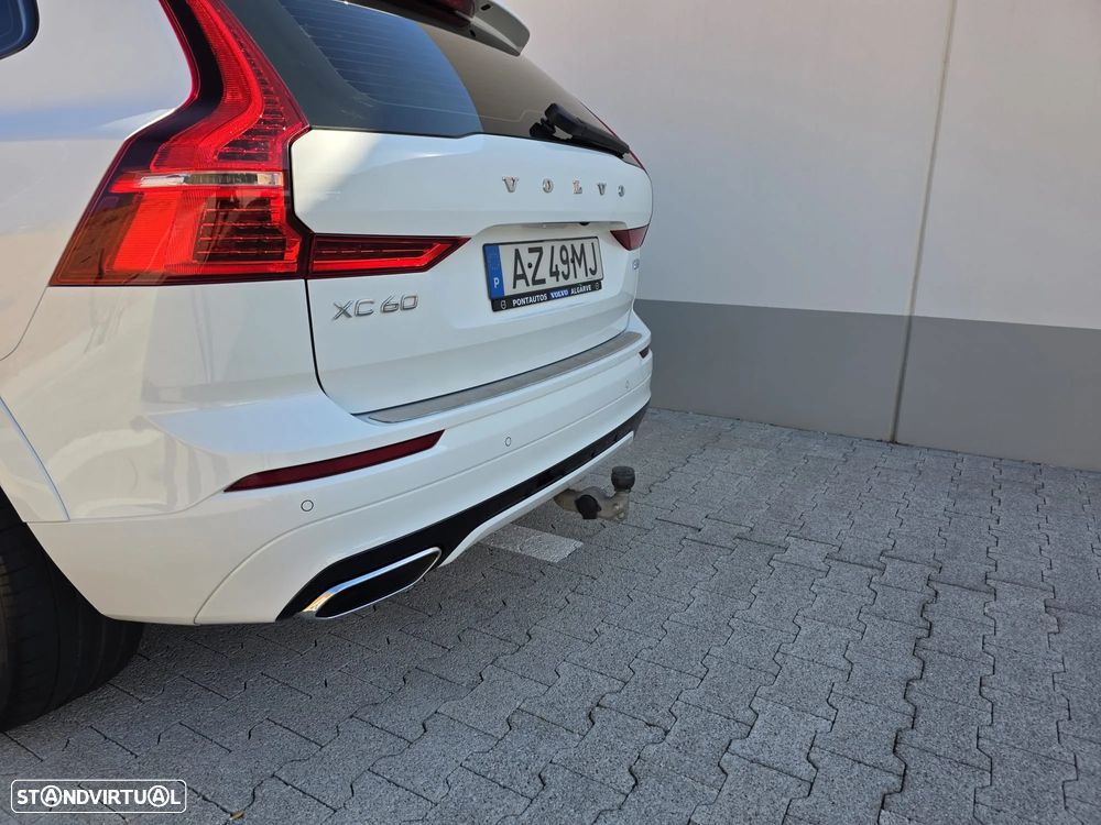 Volvo XC 60 2.0 T8 PHEV R-Design AWD - 14