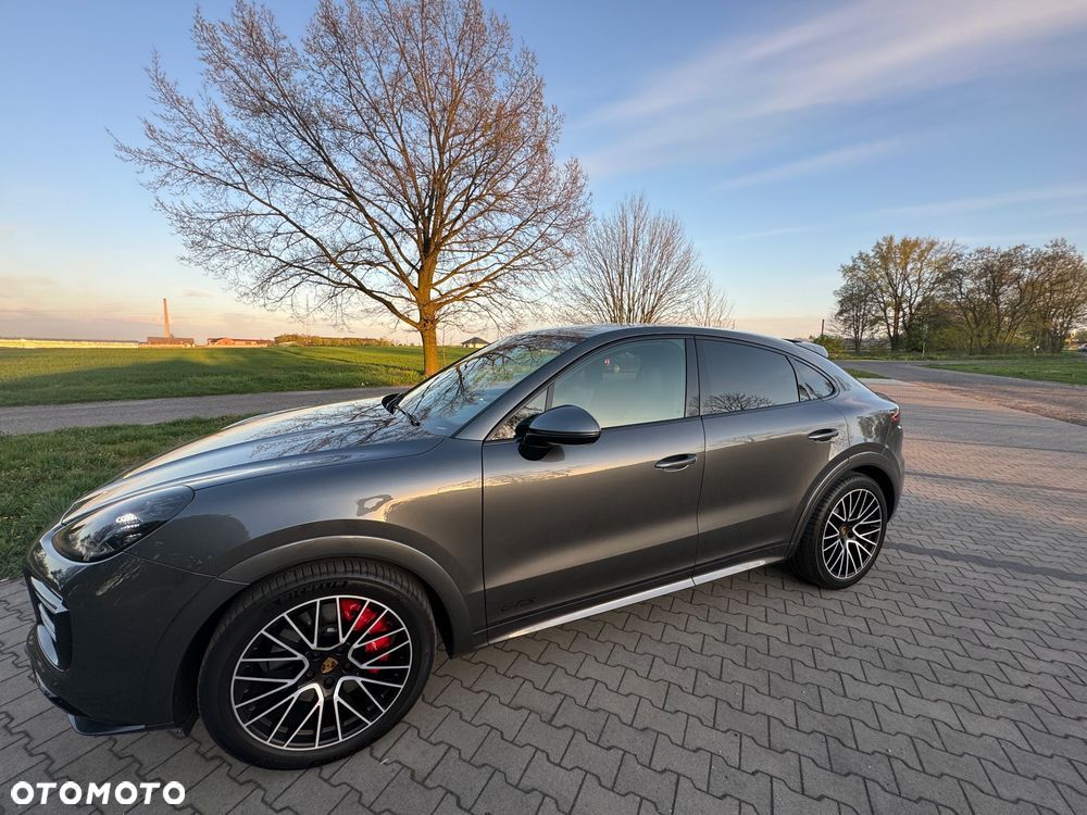 Porsche Cayenne Coupe GTS - 7
