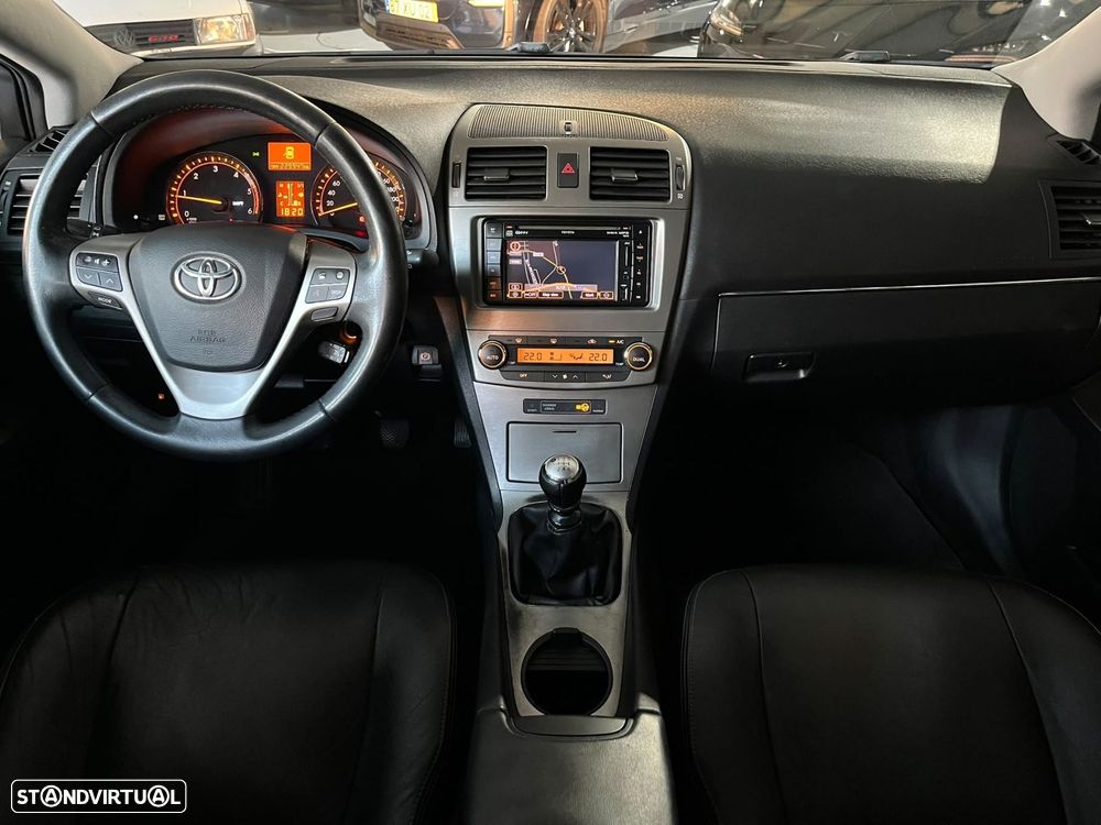 Toyota Avensis SW - 9