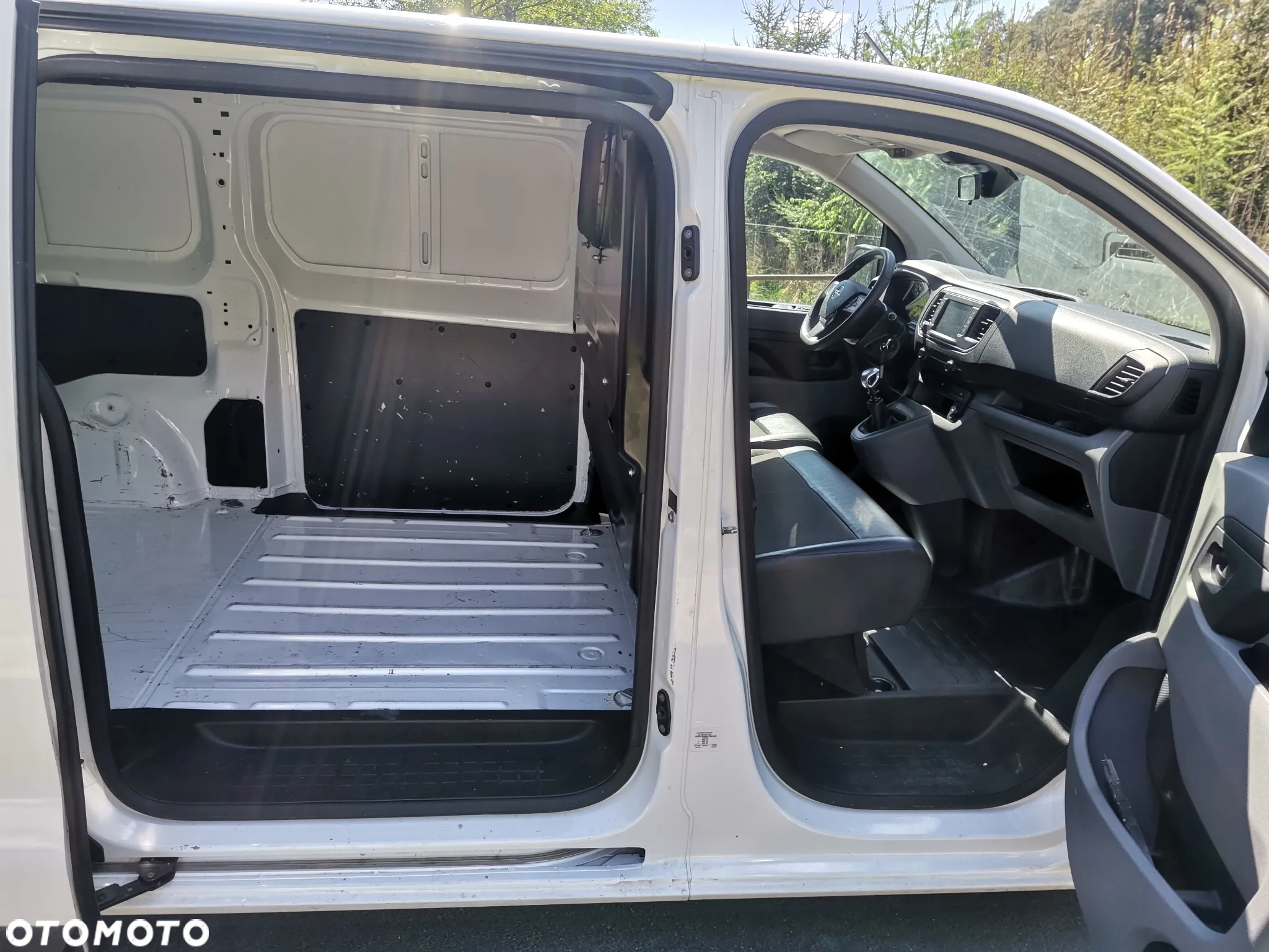 Opel Vivaro Jumpy Expert Proace Scudo - 11