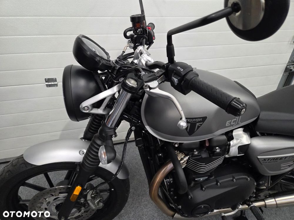 Triumph Street Twin - 8