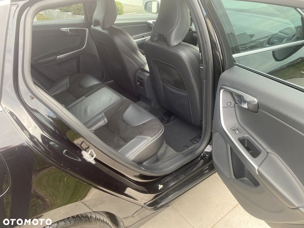 Volvo V60 D4 Drive-E R-Design Momentum - 15