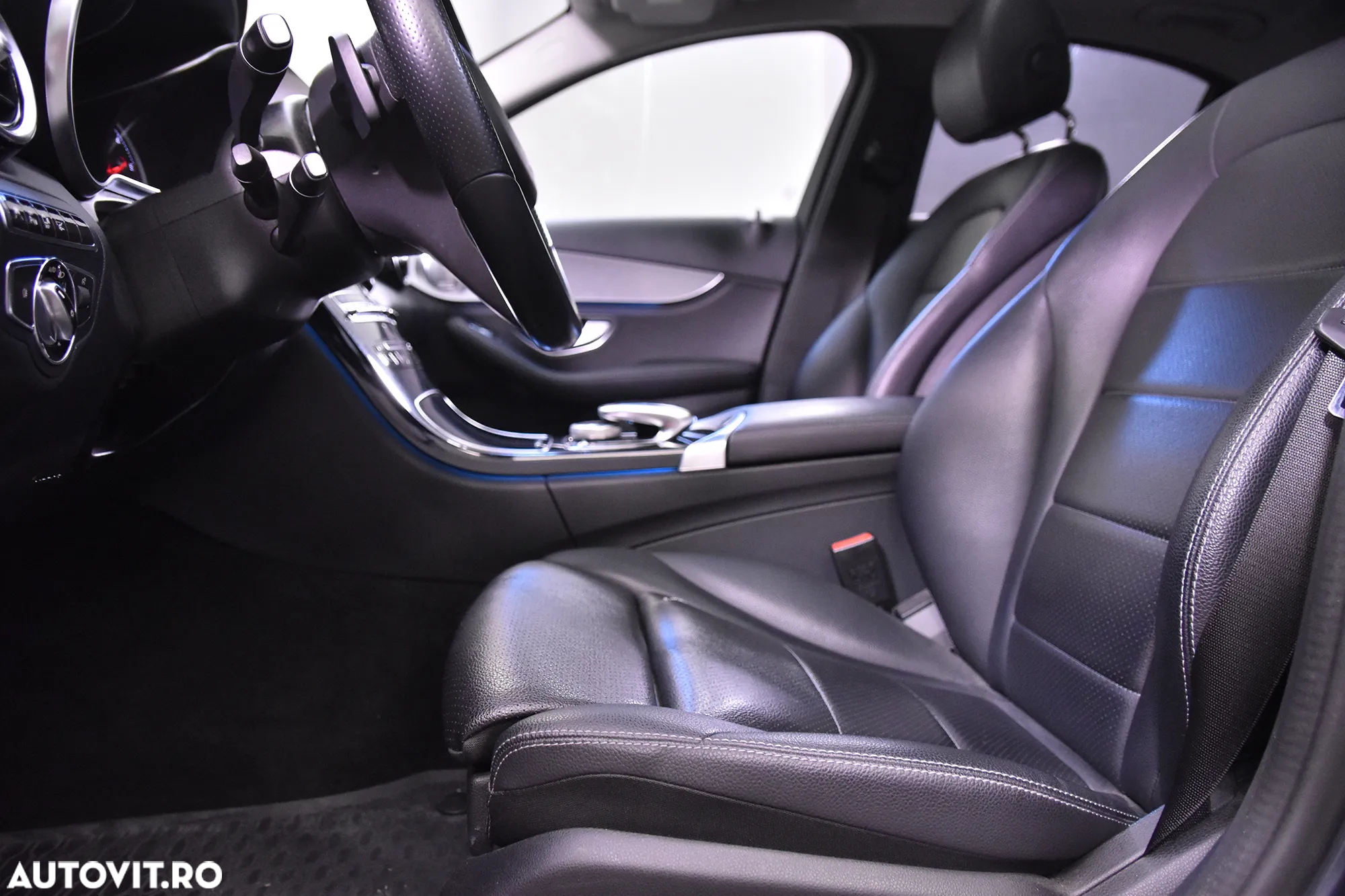 Mercedes-Benz C 220 d 4MATIC Aut. - 24