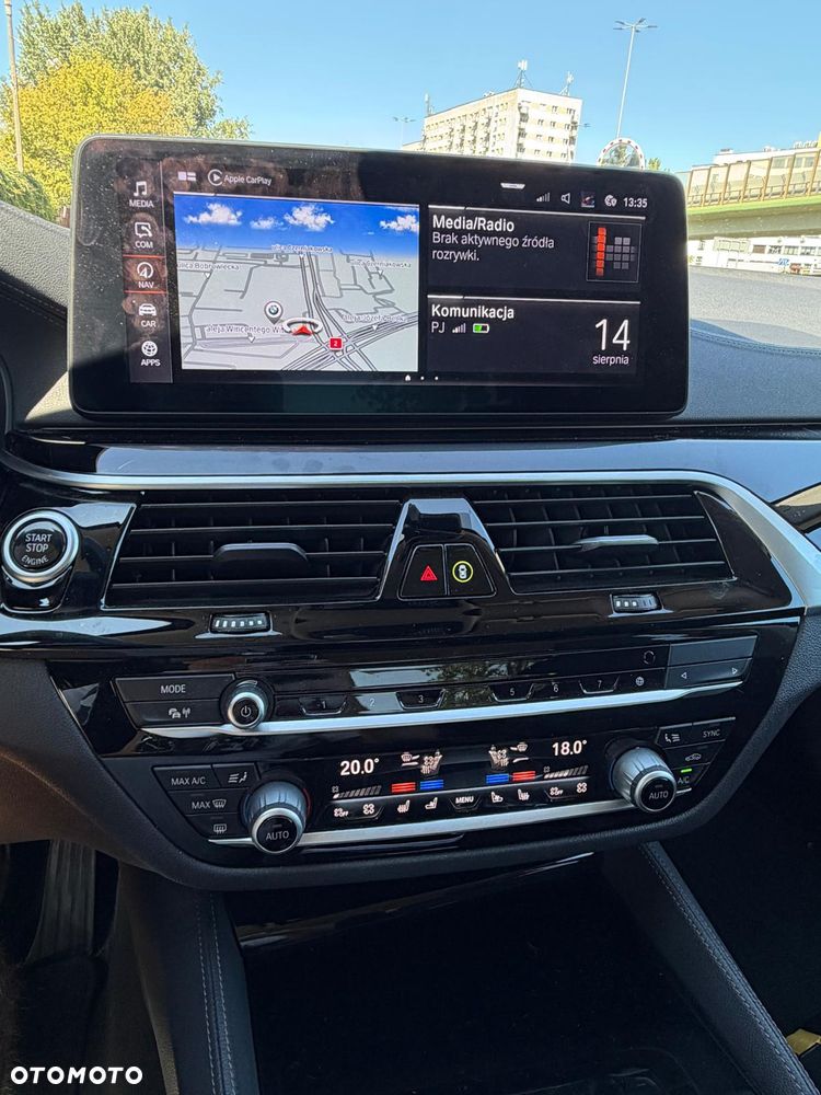 BMW Seria 5 530i xDrive Luxury Line - 9