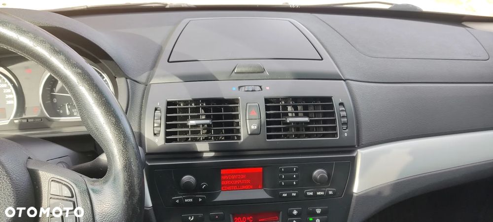 BMW X3 2.5si - 18