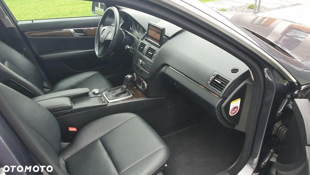 Mercedes-Benz Klasa C 250 CDI DPF 4Matic (BlueEFFICIENCY) 7G-TRONIC Elegance - 22