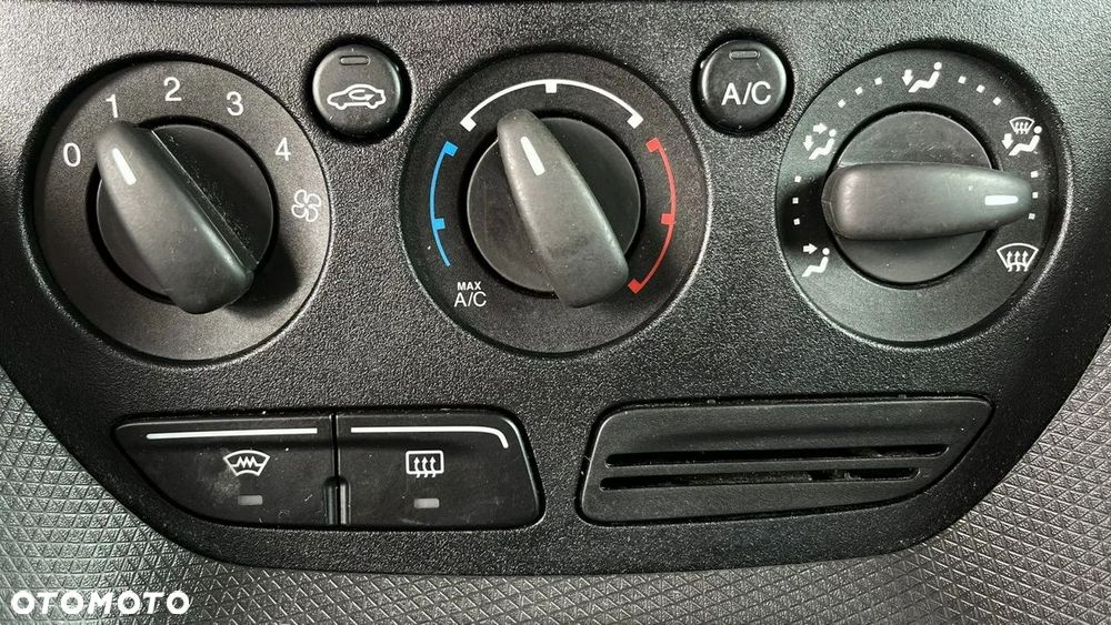 Ford Transit Connect - 32