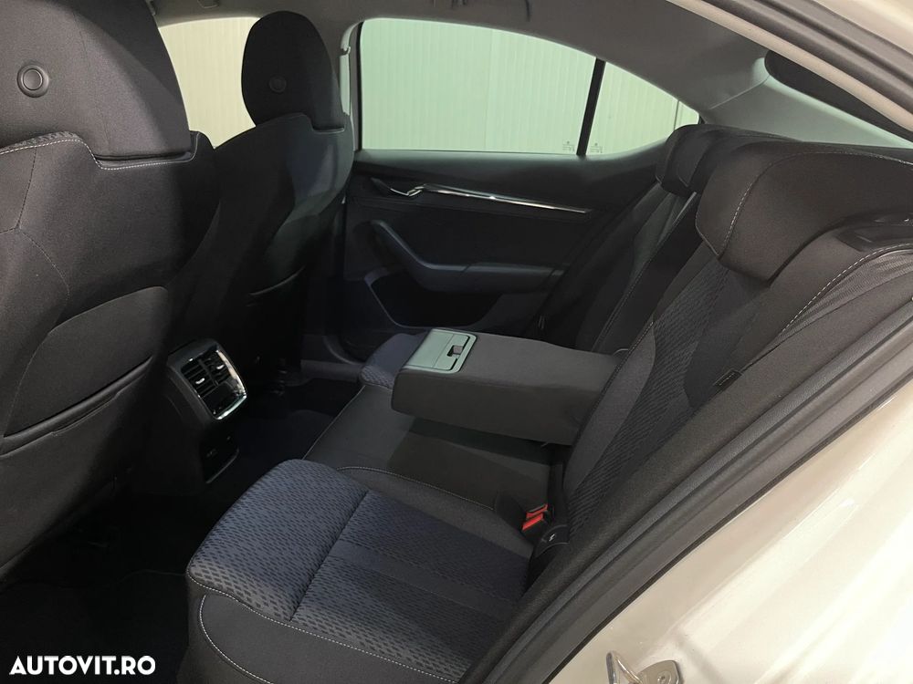 Skoda Octavia 2.0 TDI DSG Style - 13