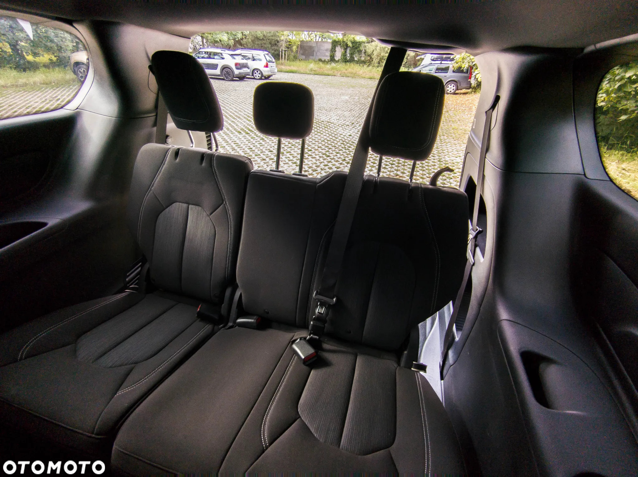 Chrysler Pacifica - 36