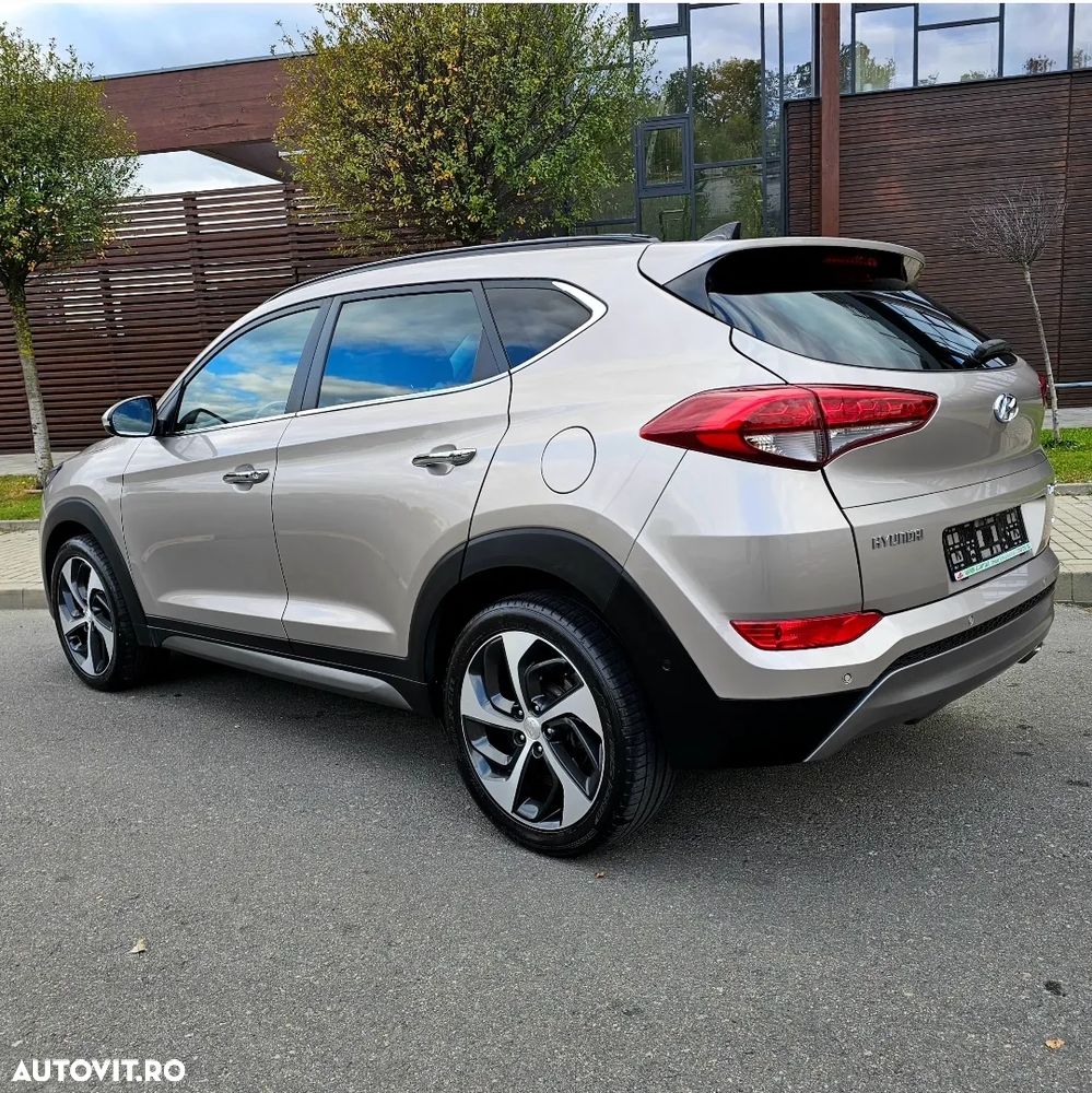 Hyundai Tucson 2.0 CRDI 4WD Automatik Premium - 6