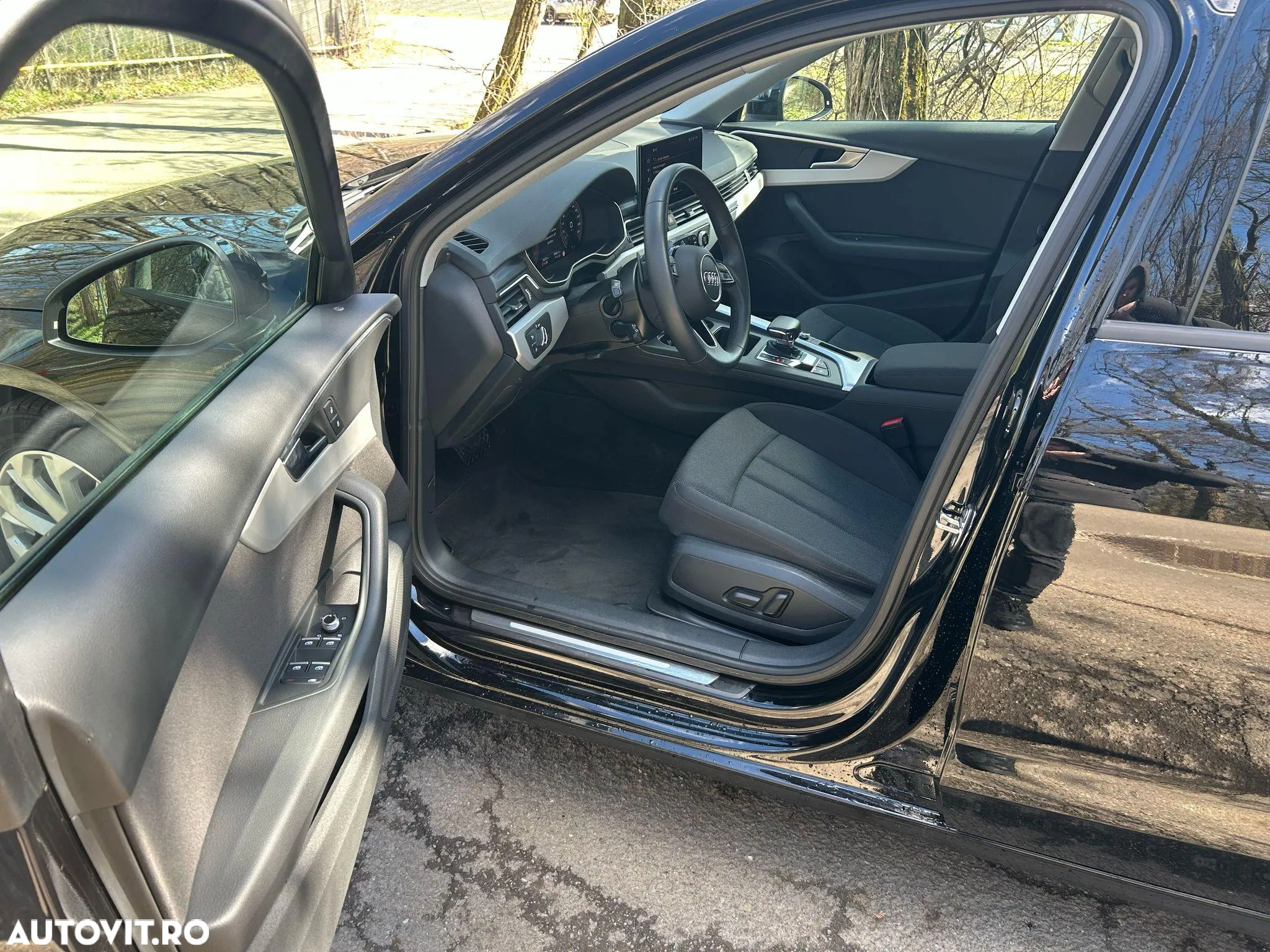 Audi A4 Avant 2.0 40 TDI quattro S tronic MHEV Basic - 3