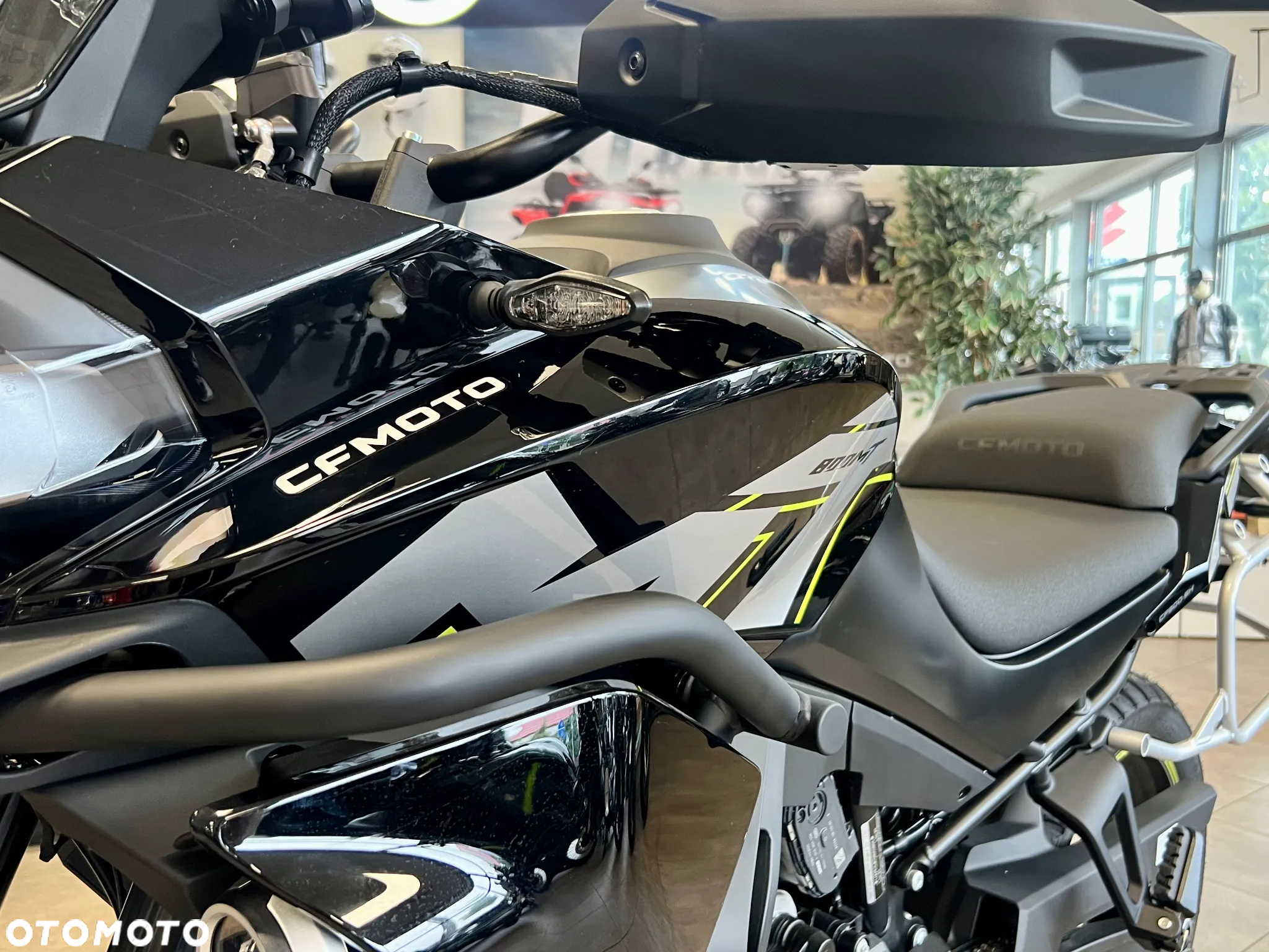 CFMoto MT - 4