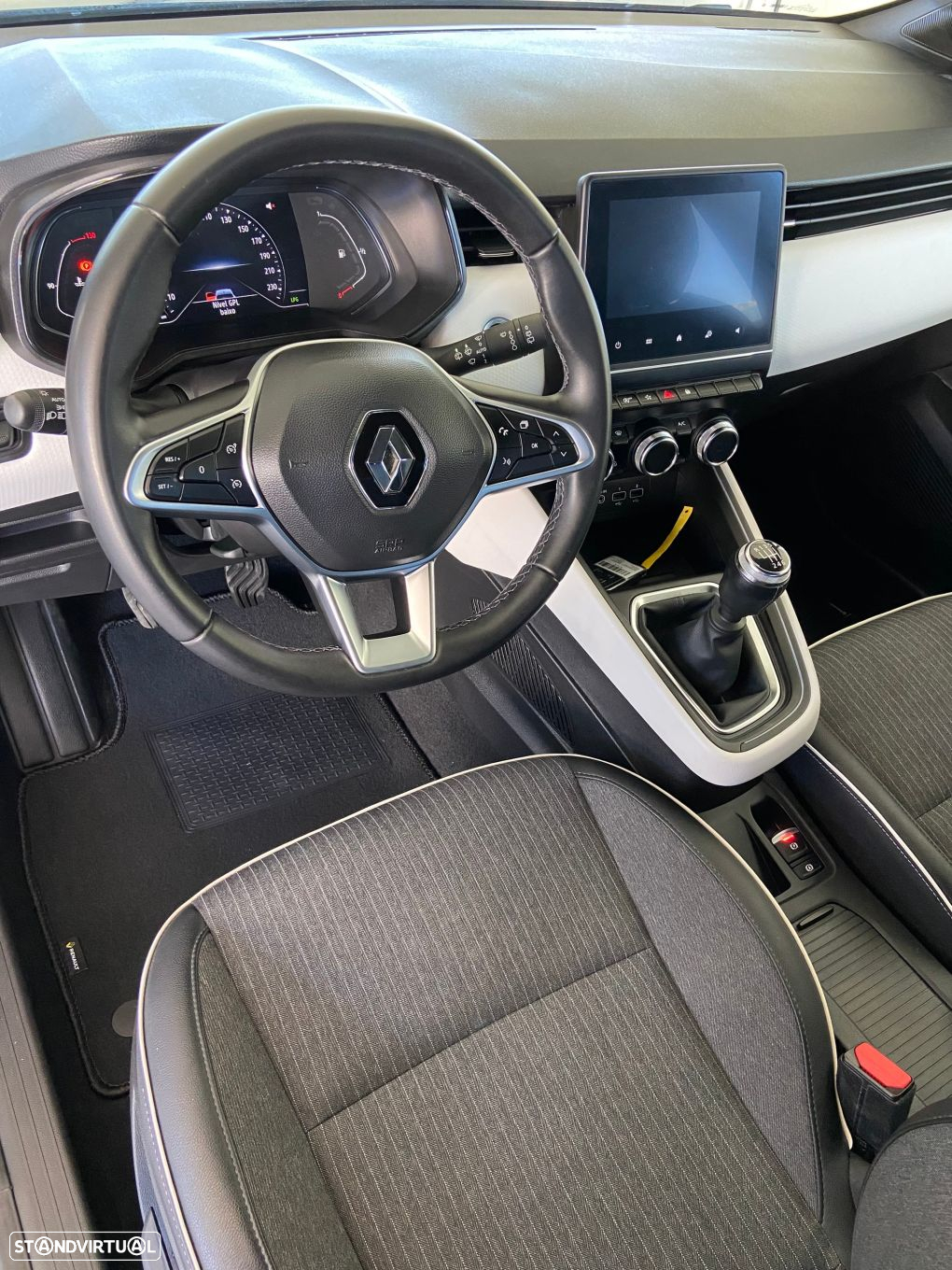 Renault Clio 1.0 TCe Techno Bi-Fuel - 7
