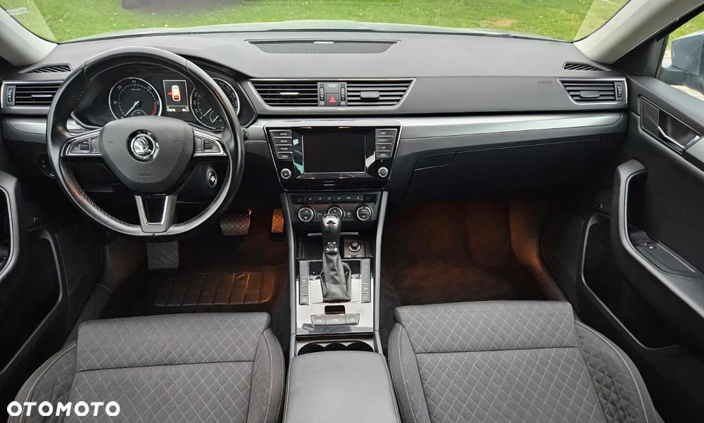 Skoda Superb 2.0 TDI Ambition DSG - 9