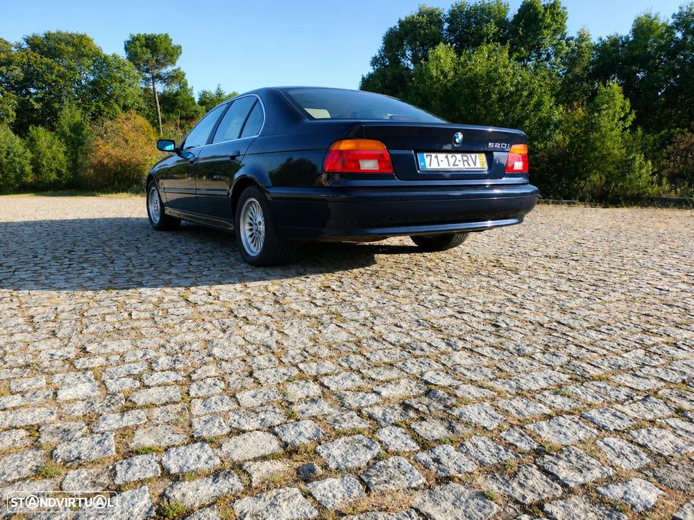 BMW 520 iA - 7