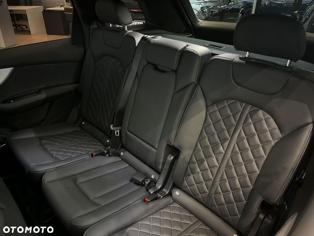 Audi Q7 - 11