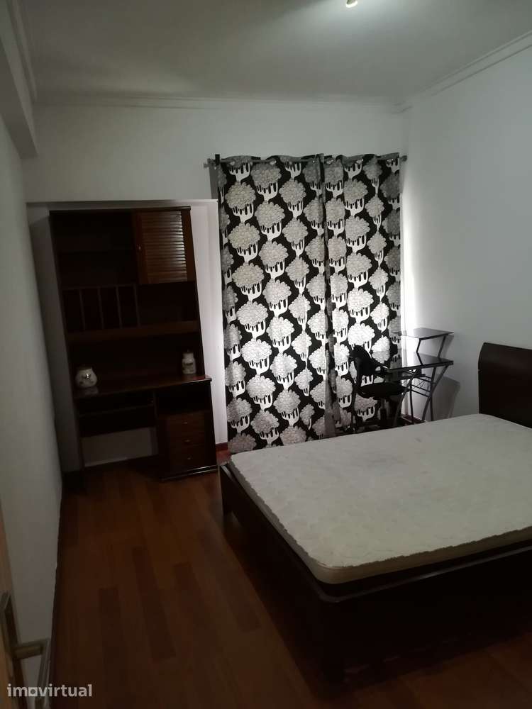 Quarto Individual em Odivelas  junto estação do metro de Odivelas - Grande imagem: 2/10