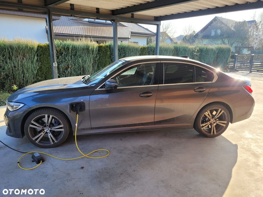 BMW Seria 3 330e - 21