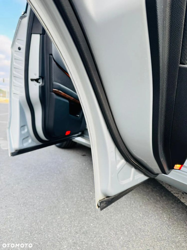 Mercedes-Benz Klasa E 200 CDI DPF BlueEFFICIENCY 7G-TRONIC Elegance - 8