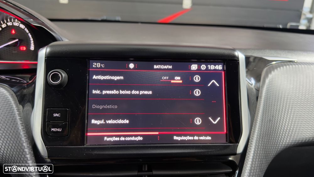 Peugeot 2008 1.2 PureTech GT Line - 25