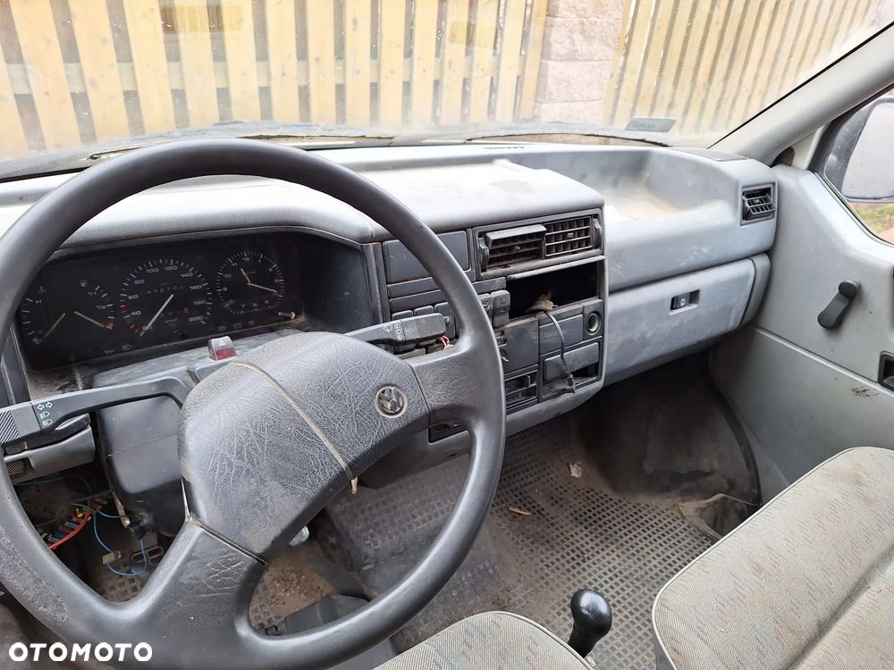 Volkswagen Caravelle - 5