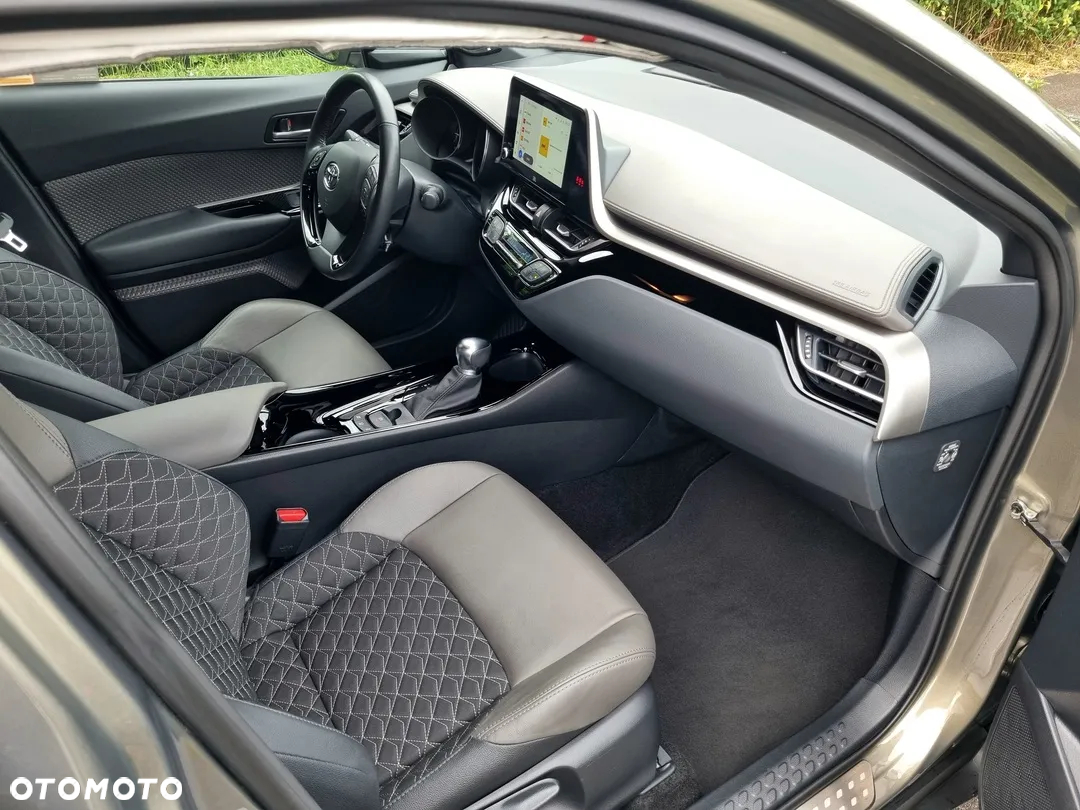 Toyota C-HR 2.0 Hybrid Executive - 25