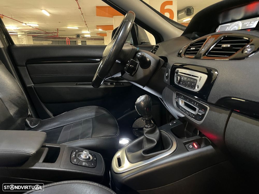 Renault Grand Scénic 1.6 dCi Bose Edition SS - 32